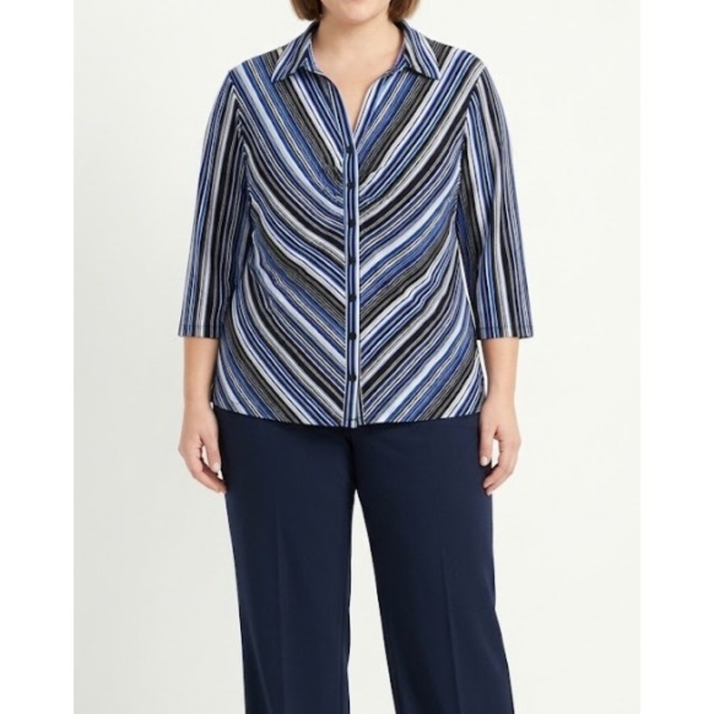 New Dressbarn Button Down Top size 18/20 Blue Striped 3/4 Sleeve Stretch Knit